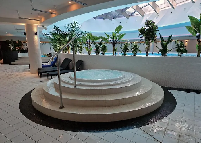 Apartly - Hanza Tower Apartament City View, Parking, Pool, Sauna