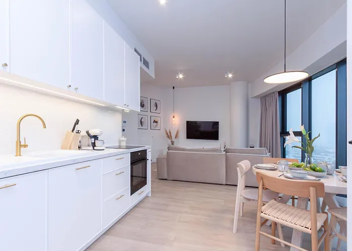 Apartly - Hanza Tower Apartament City View, Parking, Pool, Sauna